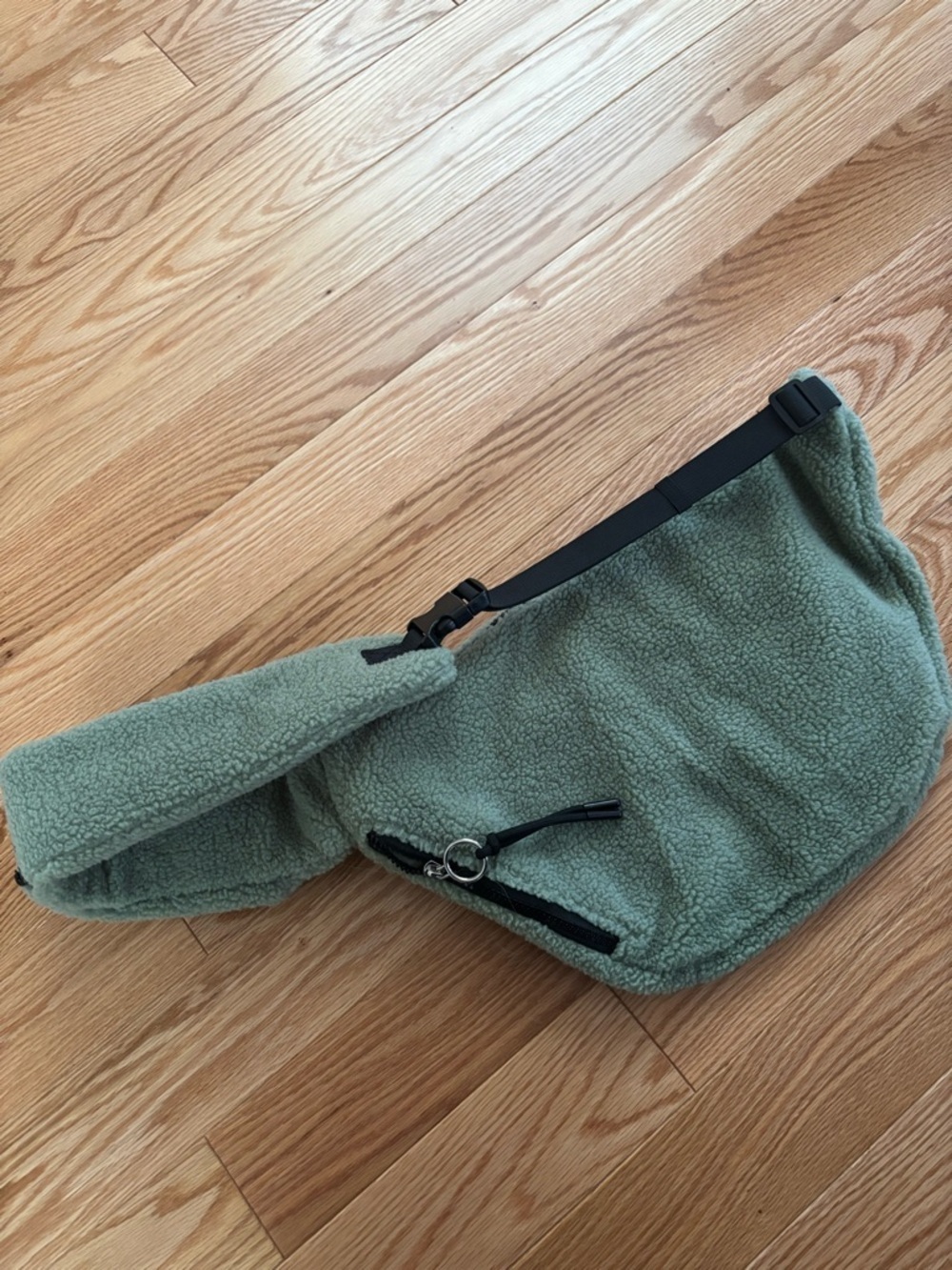 Free People Movement Overachiever Sherpa Sling NWT - Picture 4 of 7